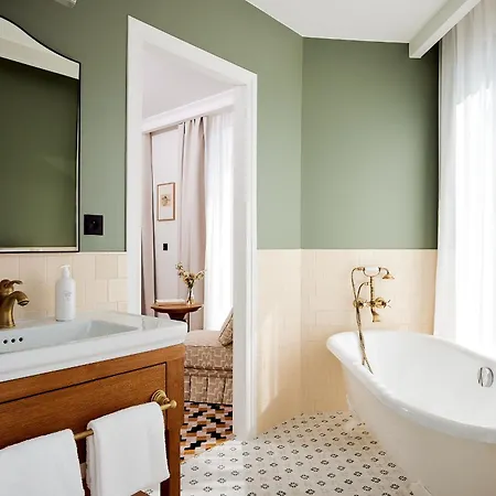 Noucha Hotel Parigi
